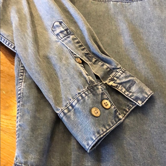 Barry Brick in size large denim shirt - Picture 2 of 6